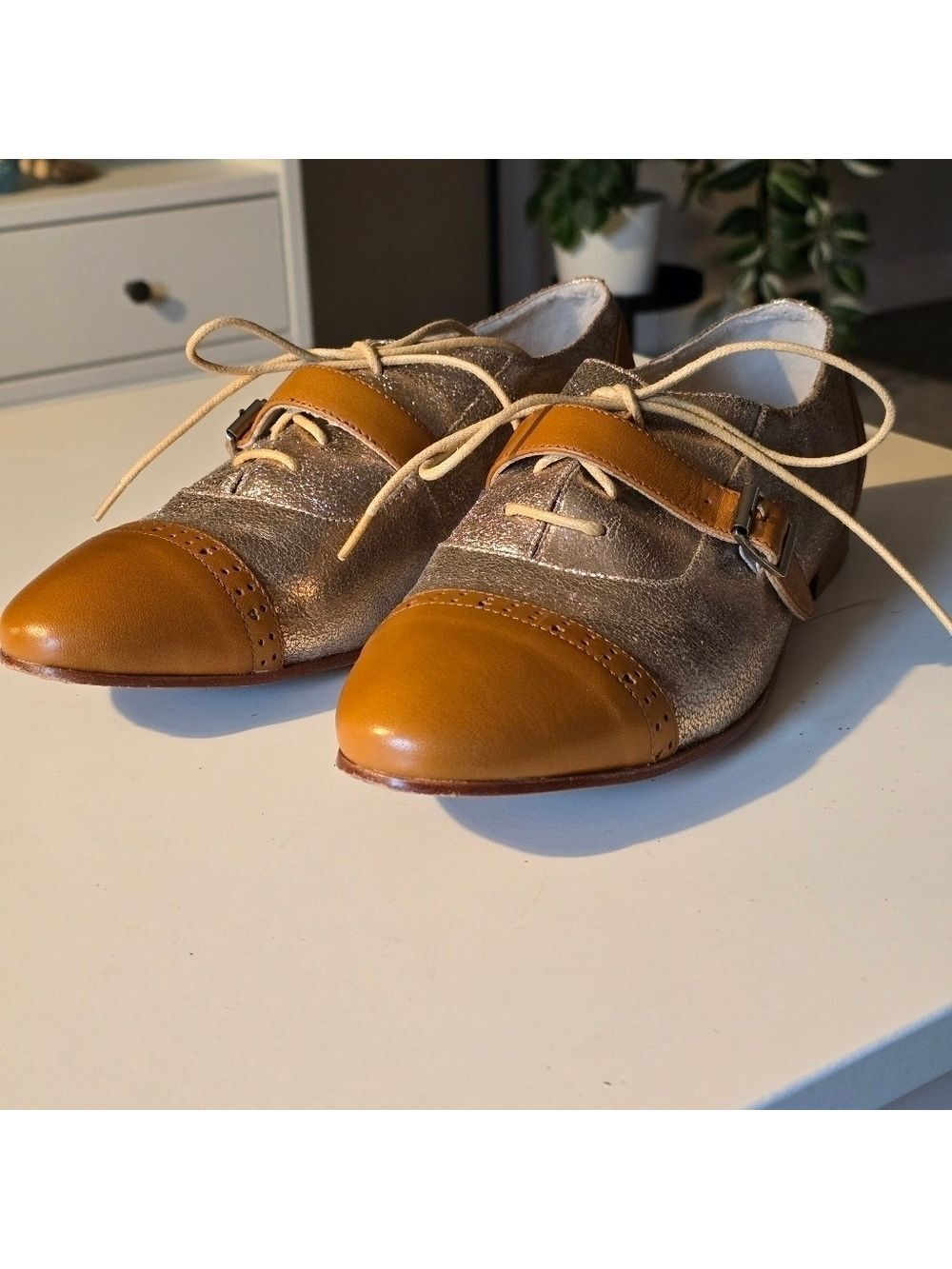 Gallery leather shimmer lace-up shoes color brown and gold size 41